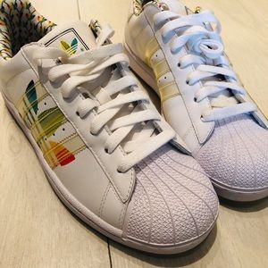 BRAND-NEW ADIDAS ORIGINALS (SUPERSTAR) SNEAKERS